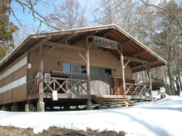 キャンプ場ロッジ.jpg